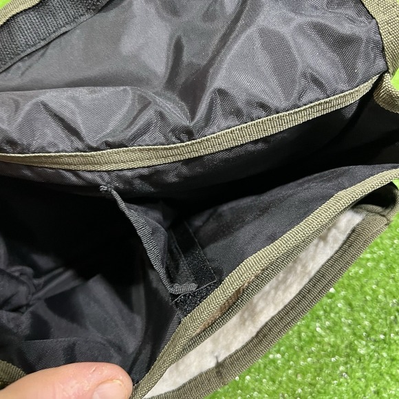 Vintage White River Fly Fishing Fanny Back Tackle Box Waist Bag Fly Storage NWOT - Picture 8 of 9